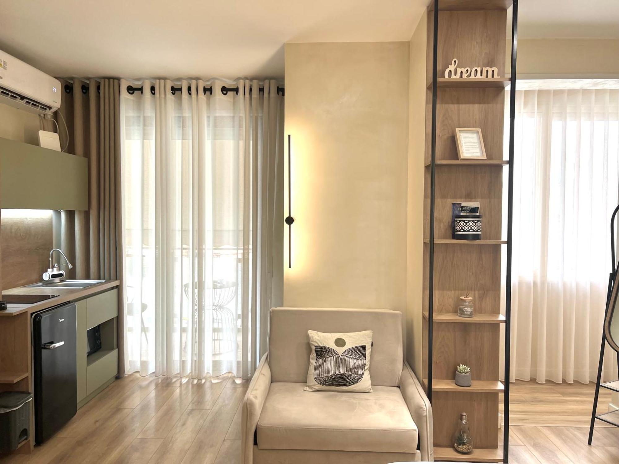 Syncron Apartments In The Center Of Тирана Номер фото